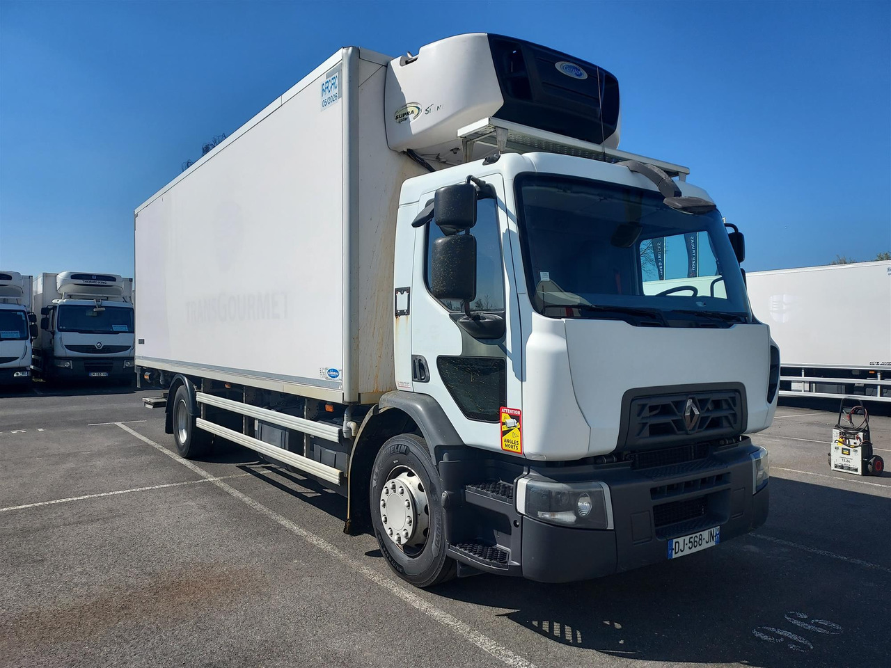 RENAULT D Wide - Refrigerated truck: picture 2 RENAULT D Wide - Refrigerated truck: picture 2