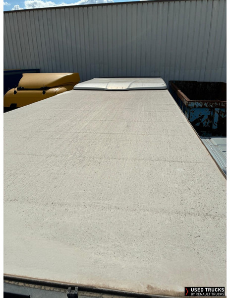 Renault Trucks D Wide - Truck: picture 2 Renault Trucks D Wide - Truck: picture 2