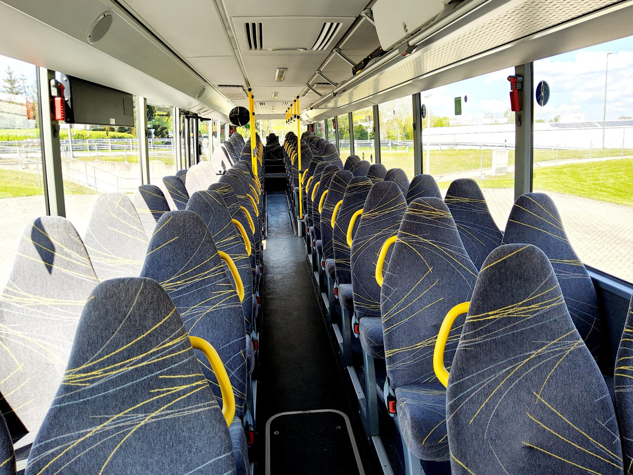 Mercedes Benz O 550 Integro L 65 Sitze / 360 PS-Euro 6 / Lift / Automatik - Suburban bus: picture 5 Mercedes Benz O 550 Integro L 65 Sitze / 360 PS-Euro 6 / Lift / Automatik - Suburban bus: picture 5