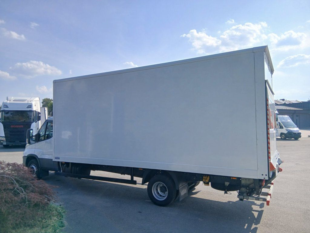 Iveco 72-210 (70C210) - Closed box van: picture 5 Iveco 72-210 (70C210) - Closed box van: picture 5