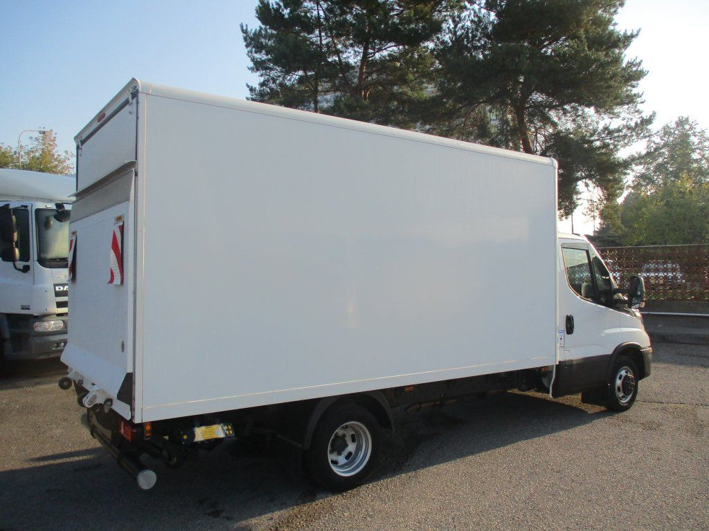 Iveco Daily 35C16 - Closed box van: picture 5 Iveco Daily 35C16 - Closed box van: picture 5
