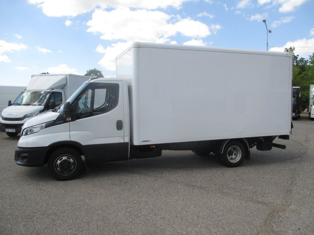 Iveco Daily 35C16 - Closed box van: picture 5 Iveco Daily 35C16 - Closed box van: picture 5