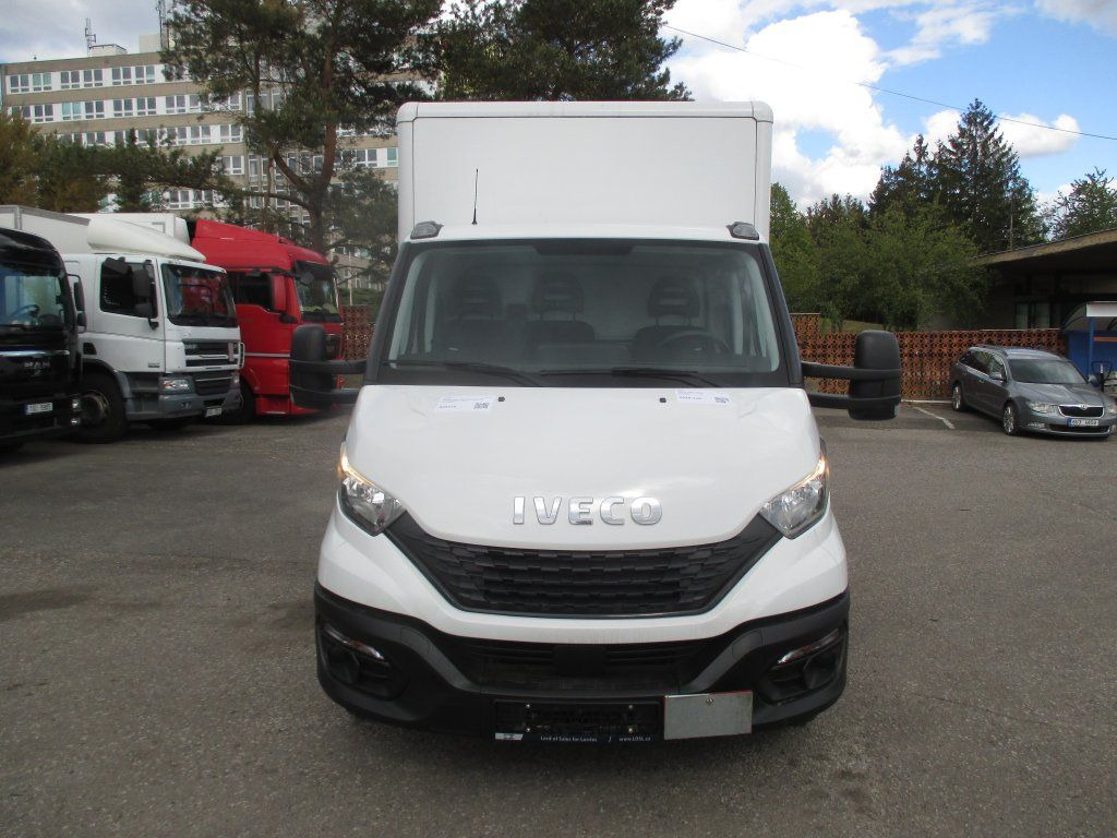 Iveco Daily 35C16 - Closed box van: picture 2 Iveco Daily 35C16 - Closed box van: picture 2
