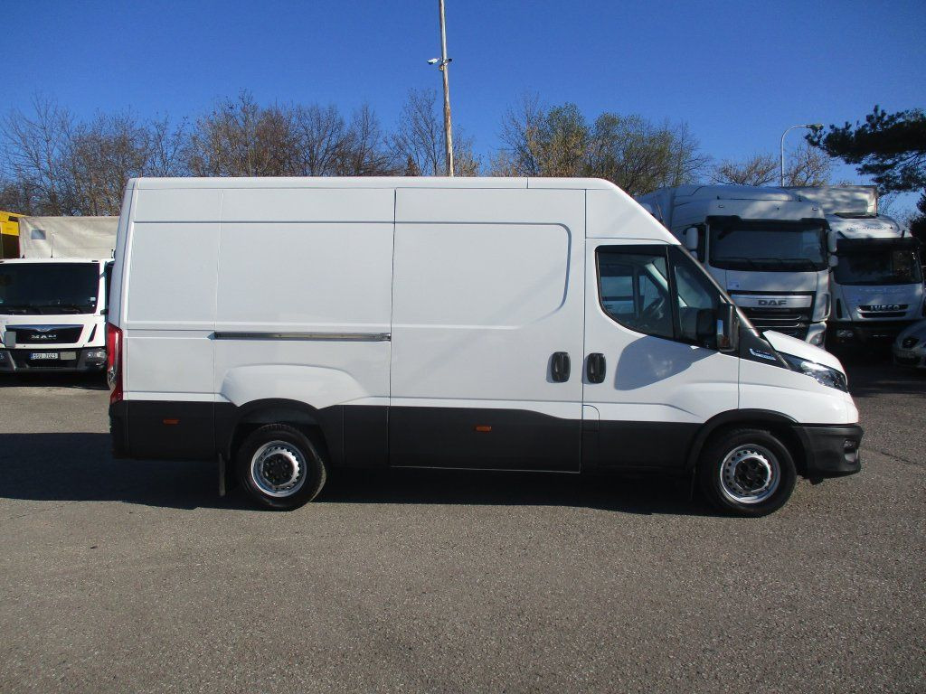 Iveco Daily 35S16 - Panel van: picture 3 Iveco Daily 35S16 - Panel van: picture 3