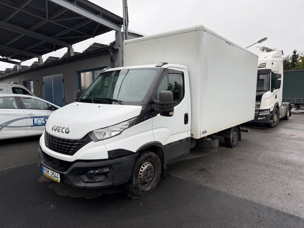 Iveco Daily 35S16 mit LBW ENGINE DEFECT - Closed box van: picture 1 Iveco Daily 35S16 mit LBW ENGINE DEFECT - Closed box van: picture 1
