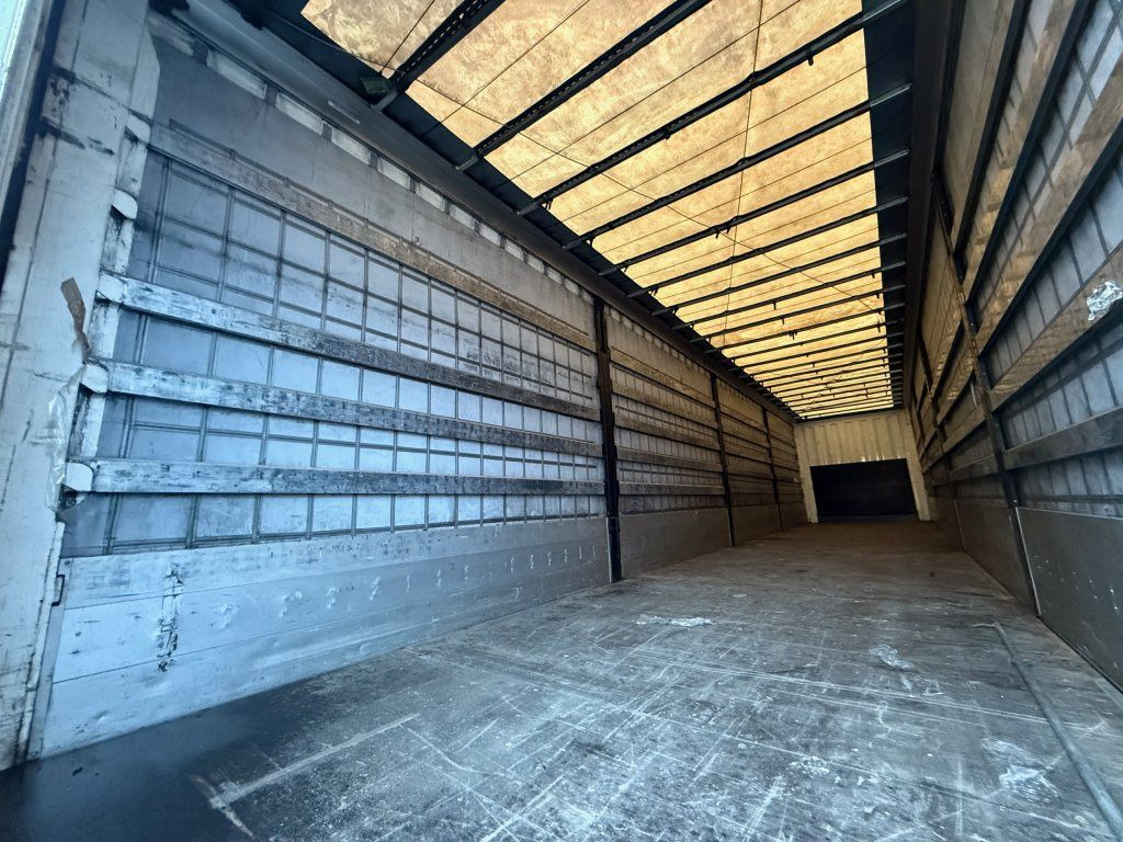 Curtainsider semi-trailer Krone SD Bordwande SAF: picture 15