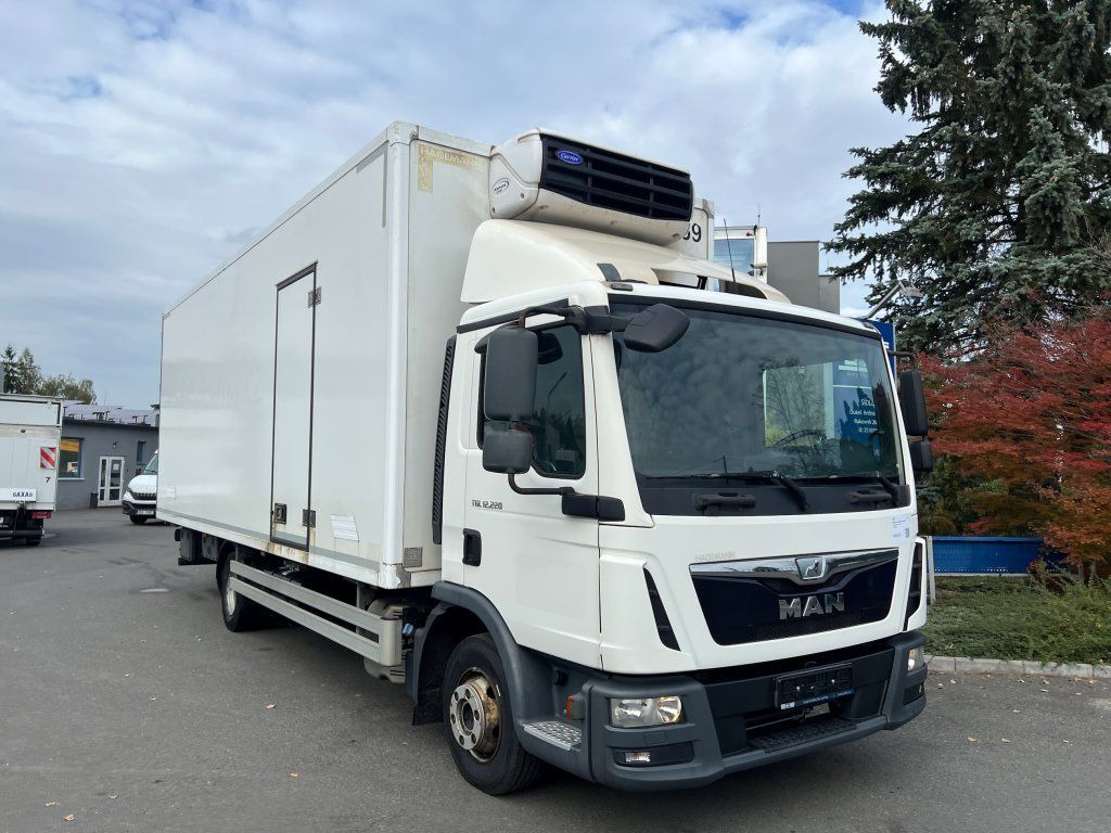 MAN TGL12.220 EURO 6 Carrier Xarios 600 - Refrigerated truck: picture 2 MAN TGL12.220 EURO 6 Carrier Xarios 600 - Refrigerated truck: picture 2