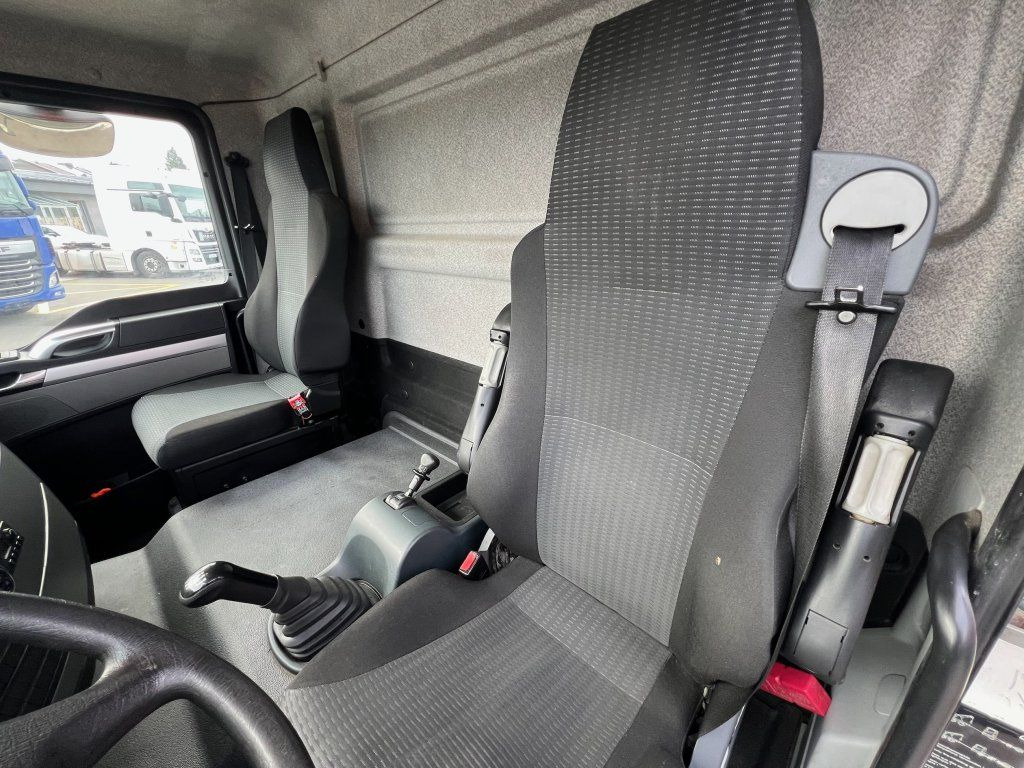 Leasing of  MAN TGL12.220 EURO 6 Carrier Xarios 600 MAN TGL12.220 EURO 6 Carrier Xarios 600: picture 17