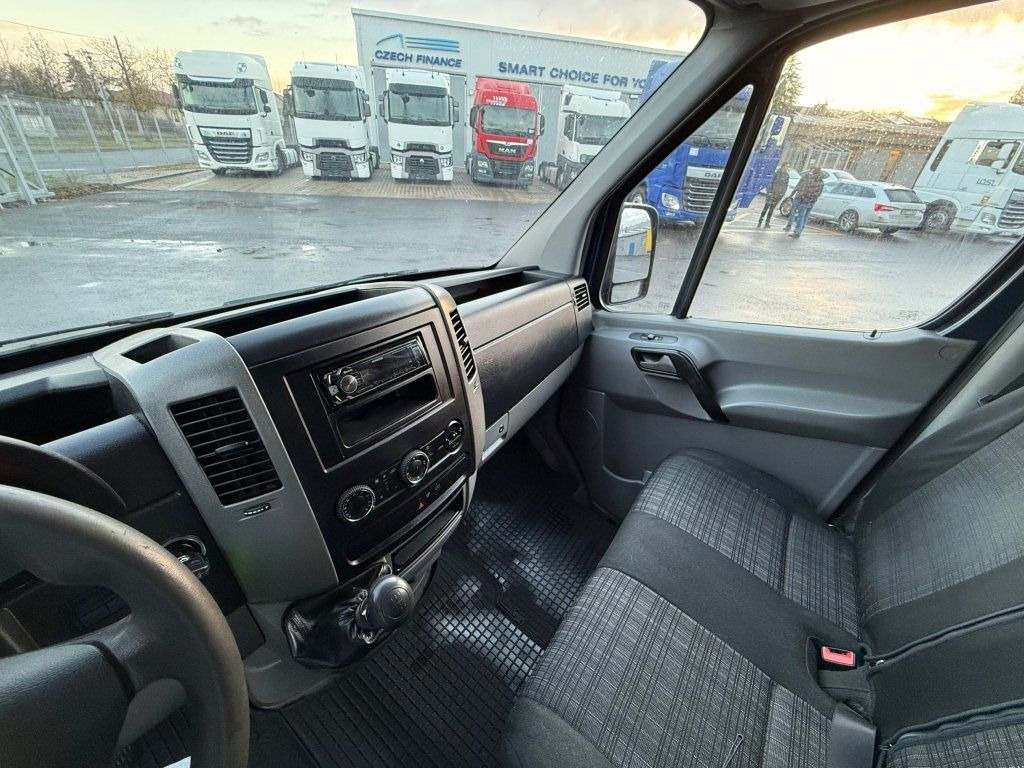 Closed box van Mercedes-Benz Sprinter 314CDi: picture 10
