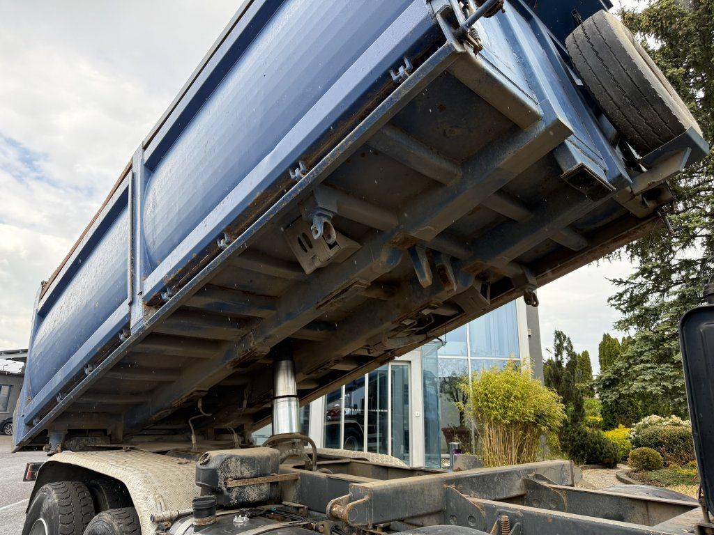 Leasing of  Renault Kerax 450 S3 8x4 EURO 4 Renault Kerax 450 S3 8x4 EURO 4: picture 8