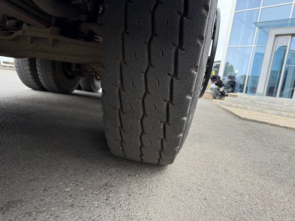 Leasing of  Renault Kerax 450 S3 8x4 EURO 4 Renault Kerax 450 S3 8x4 EURO 4: picture 10