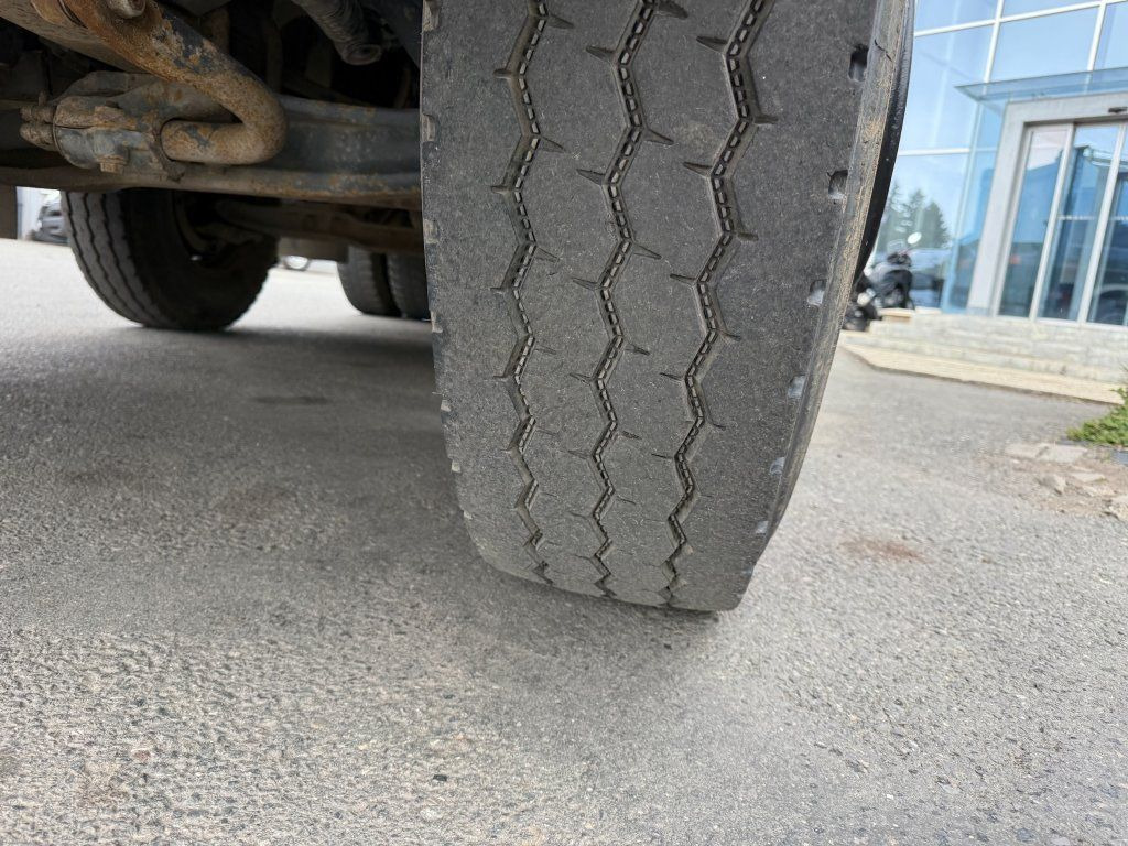 Leasing of  Renault Kerax 450 S3 8x4 EURO 4 Renault Kerax 450 S3 8x4 EURO 4: picture 9