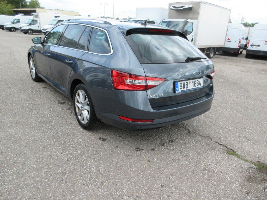 Skoda 2.0 Tdi Style - Estate car: picture 5 Skoda 2.0 Tdi Style - Estate car: picture 5