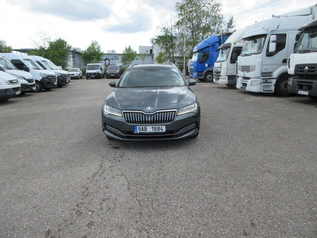 Skoda 2.0 Tdi Style - Estate car: picture 4 Skoda 2.0 Tdi Style - Estate car: picture 4