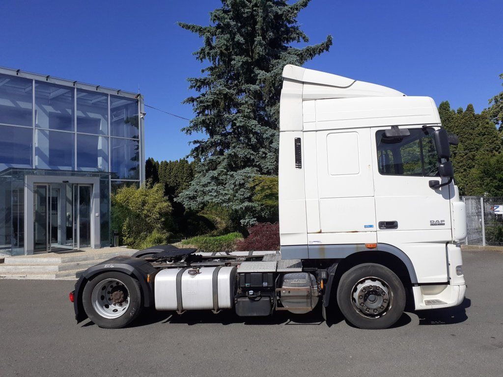 DAF XF105.460 EEV MEGA/lowdeck - Tractor unit: picture 3 DAF XF105.460 EEV MEGA/lowdeck - Tractor unit: picture 3
