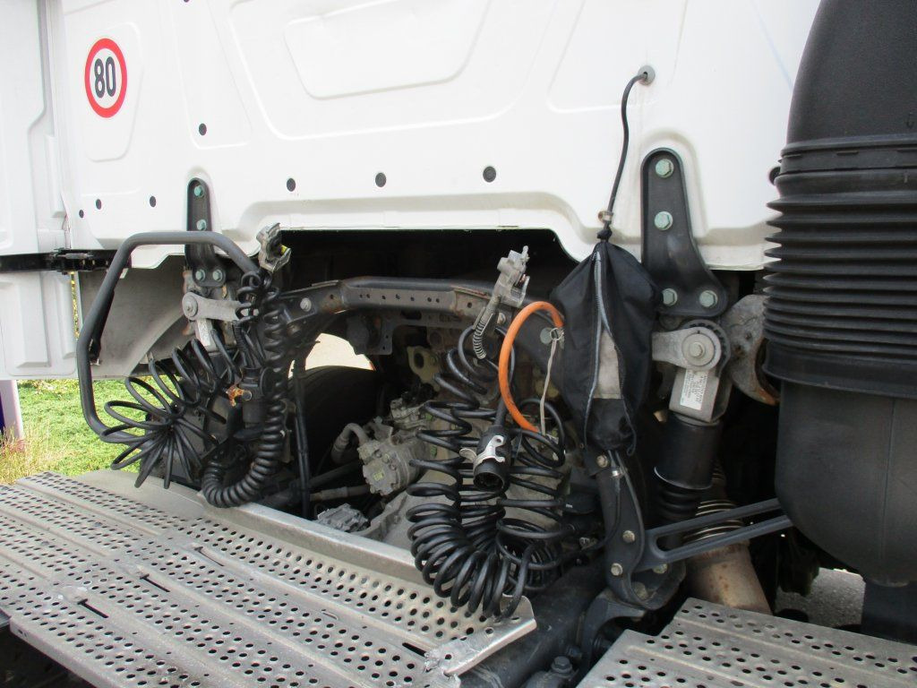 Tractor unit Mercedes-Benz 1845 Actros EURO 6 MEGA/lowdeck: picture 13