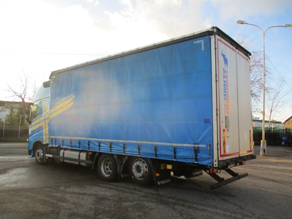 Curtain side truck Volvo FH500 6x2 Euro 6 + Schmitz: picture 8 Curtain side truck Volvo FH500 6x2 Euro 6 + Schmitz: picture 8