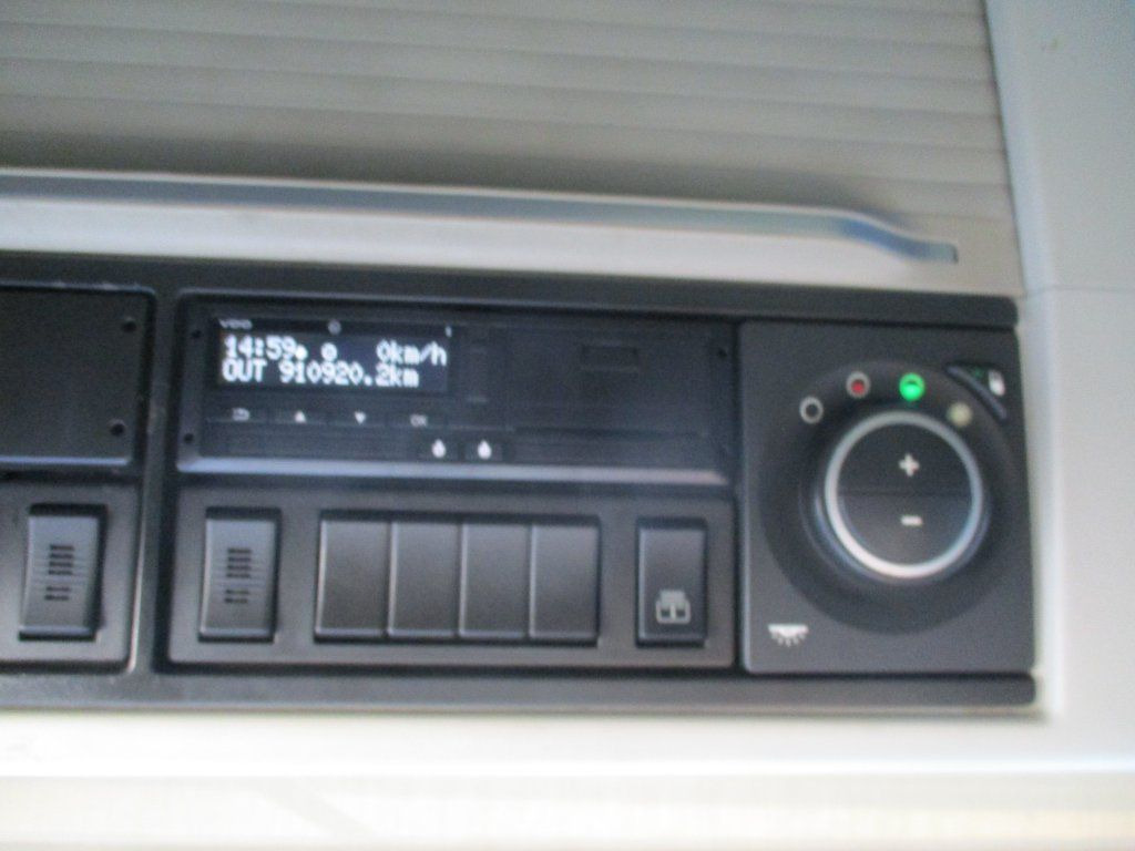 Curtain side truck Volvo FH500 6x2 Euro 6 + Schmitz: picture 13 Curtain side truck Volvo FH500 6x2 Euro 6 + Schmitz: picture 13