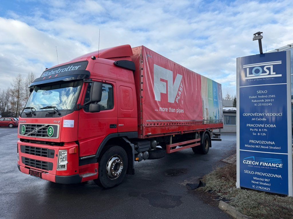 Volvo FM260 EURO 3 - Curtain side truck: picture 1 Volvo FM260 EURO 3 - Curtain side truck: picture 1