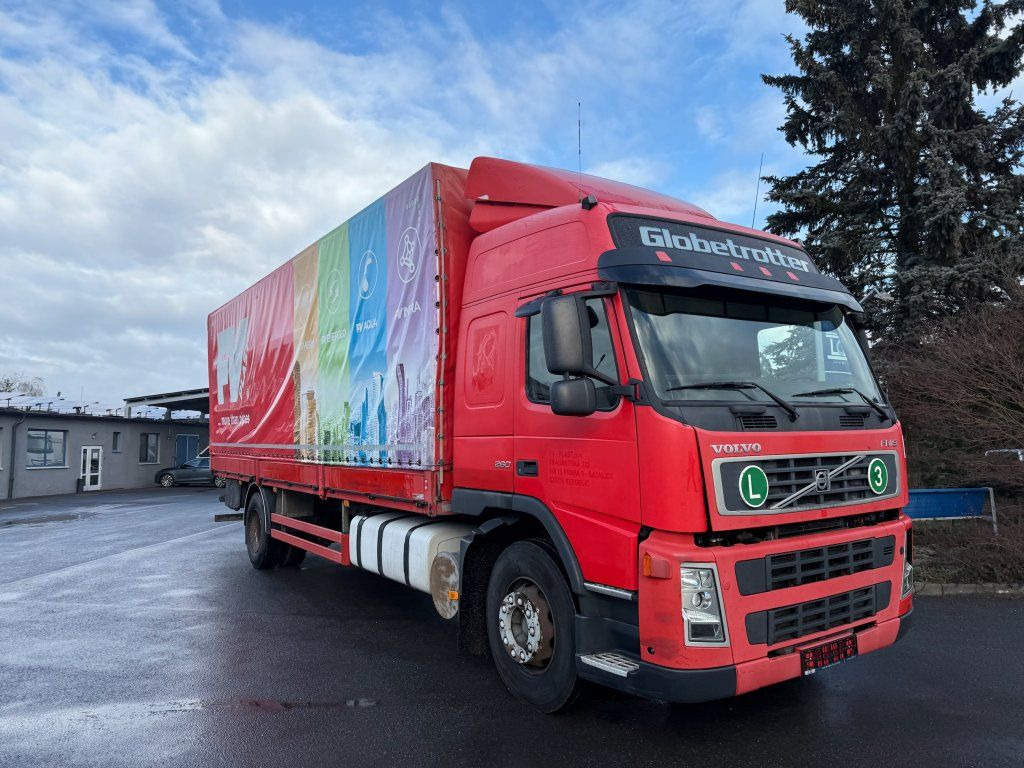 Volvo FM260 EURO 3 - Curtain side truck: picture 2 Volvo FM260 EURO 3 - Curtain side truck: picture 2