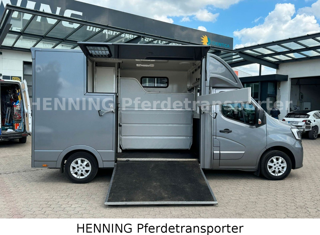 Renault 3-Sitzer - Horse truck, Commercial vehicle: picture 3 Renault 3-Sitzer - Horse truck, Commercial vehicle: picture 3
