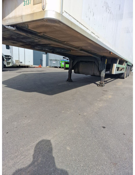 Chereau Thermo King SLX 200 - 2m50 high - Refrigerated semi-trailer: picture 4 Chereau Thermo King SLX 200 - 2m50 high - Refrigerated semi-trailer: picture 4