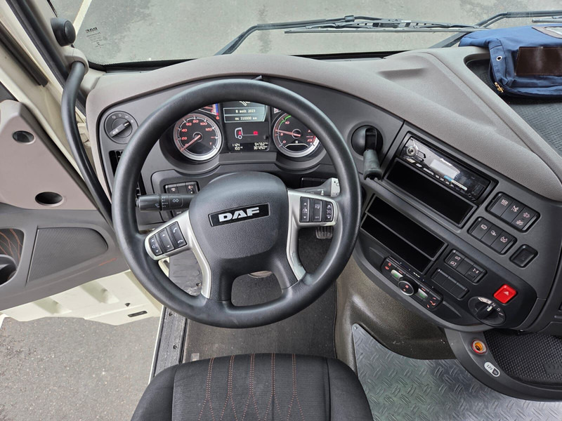 DAF XF 450 - auto-école - Curtain side truck: picture 5 DAF XF 450 - auto-école - Curtain side truck: picture 5