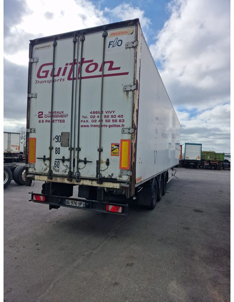 Fruehauf - Closed box semi-trailer: picture 2 Fruehauf - Closed box semi-trailer: picture 2