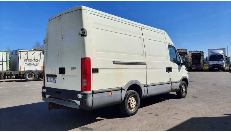 Iveco Daily 35S12 - Panel van: picture 3 Iveco Daily 35S12 - Panel van: picture 3
