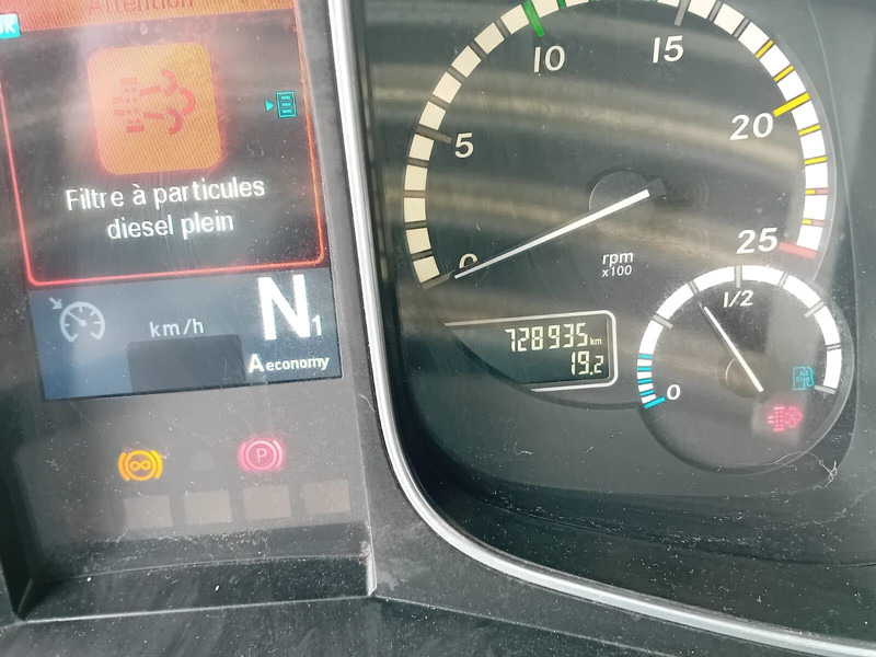 Tractor unit Mercedes-Benz Actros 1848 - noise in engine: picture 6