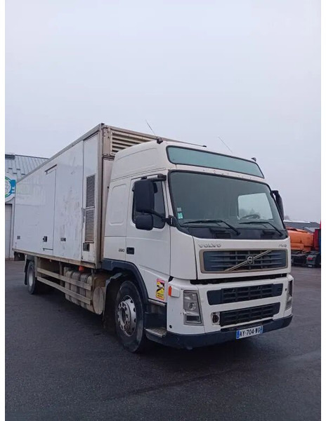 Volvo FM 260 - Refrigerated truck: picture 2 Volvo FM 260 - Refrigerated truck: picture 2