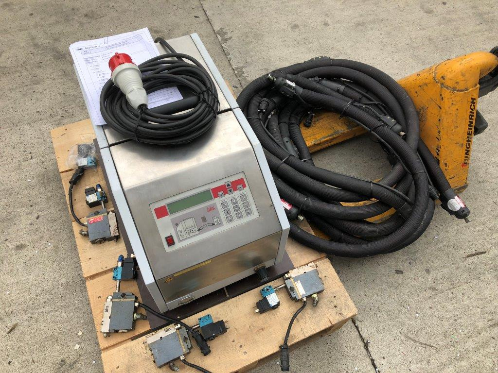 Baumer HHS Hotmelt Gluing System with C 1100-8 Controler and HHS HMP-08-1x6-PDE - Binding machine: picture 1 Baumer HHS Hotmelt Gluing System with C 1100-8 Controler and HHS HMP-08-1x6-PDE - Binding machine: picture 1