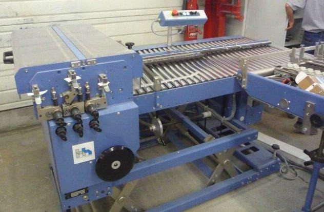 Flat pile feeder MBO F 76 Solo with independent drive for max. format of 72 x 102 cm and Cutting unit Herzog and Heymann H&H N 381 with Technifold Creasing tools - Printing machinery: picture 1 Flat pile feeder MBO F 76 Solo with independent drive for max. format of 72 x 102 cm and Cutting unit Herzog and Heymann H&H N 381 with Technifold Creasing tools - Printing machinery: picture 1