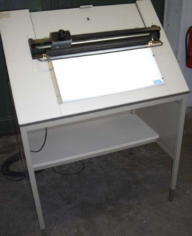 Mega steel cutter 699-2 on light table with waste box - Paper cutting machine: picture 1 Mega steel cutter 699-2 on light table with waste box - Paper cutting machine: picture 1