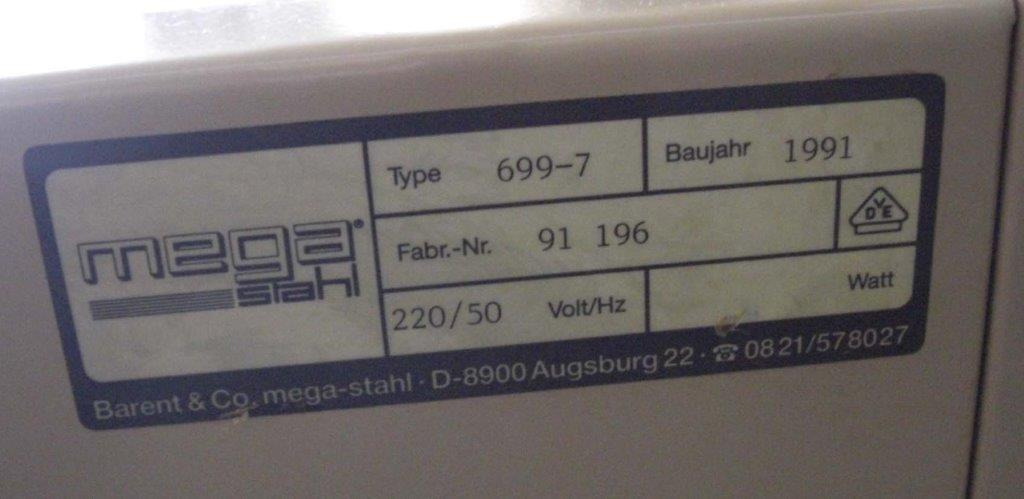 Mega steel cutter 699-2 on light table with waste box - Paper cutting machine: picture 3 Mega steel cutter 699-2 on light table with waste box - Paper cutting machine: picture 3