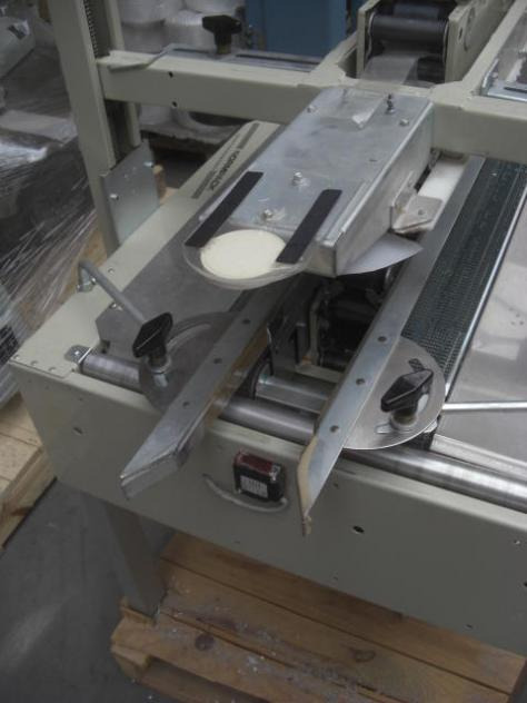 Normpack Tapemat NCG 320 automatic folding carton sealing machine - Packaging machinery: picture 2 Normpack Tapemat NCG 320 automatic folding carton sealing machine - Packaging machinery: picture 2