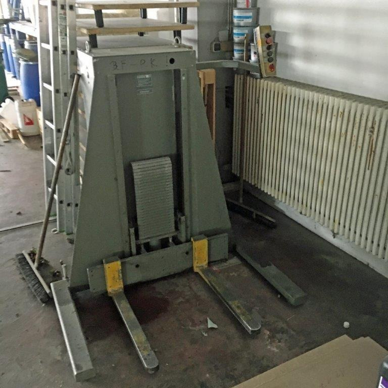 Pilelifter Polar Mohr L 600-G-3 with adjustable Forks - Printing machinery: picture 1 Pilelifter Polar Mohr L 600-G-3 with adjustable Forks - Printing machinery: picture 1