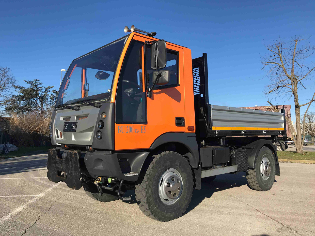 BUCHER BU 200 - Tipper: picture 1 BUCHER BU 200 - Tipper: picture 1