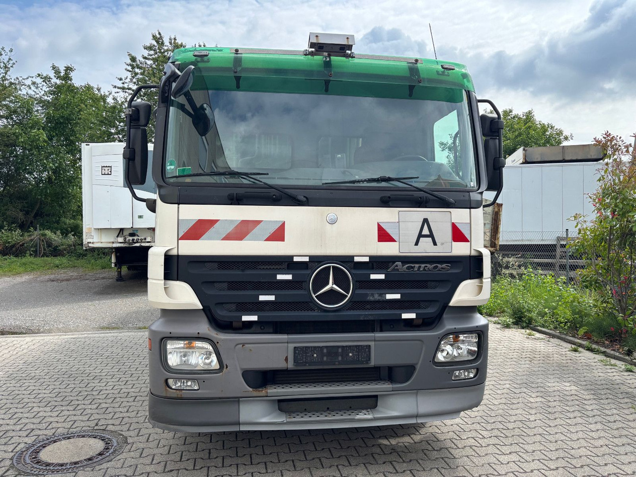 Mercedes-Benz 2532L EU5/Zöller Schüttung/VarioPress/Blatt-Luft - Refuse truck: picture 3 Mercedes-Benz 2532L EU5/Zöller Schüttung/VarioPress/Blatt-Luft - Refuse truck: picture 3