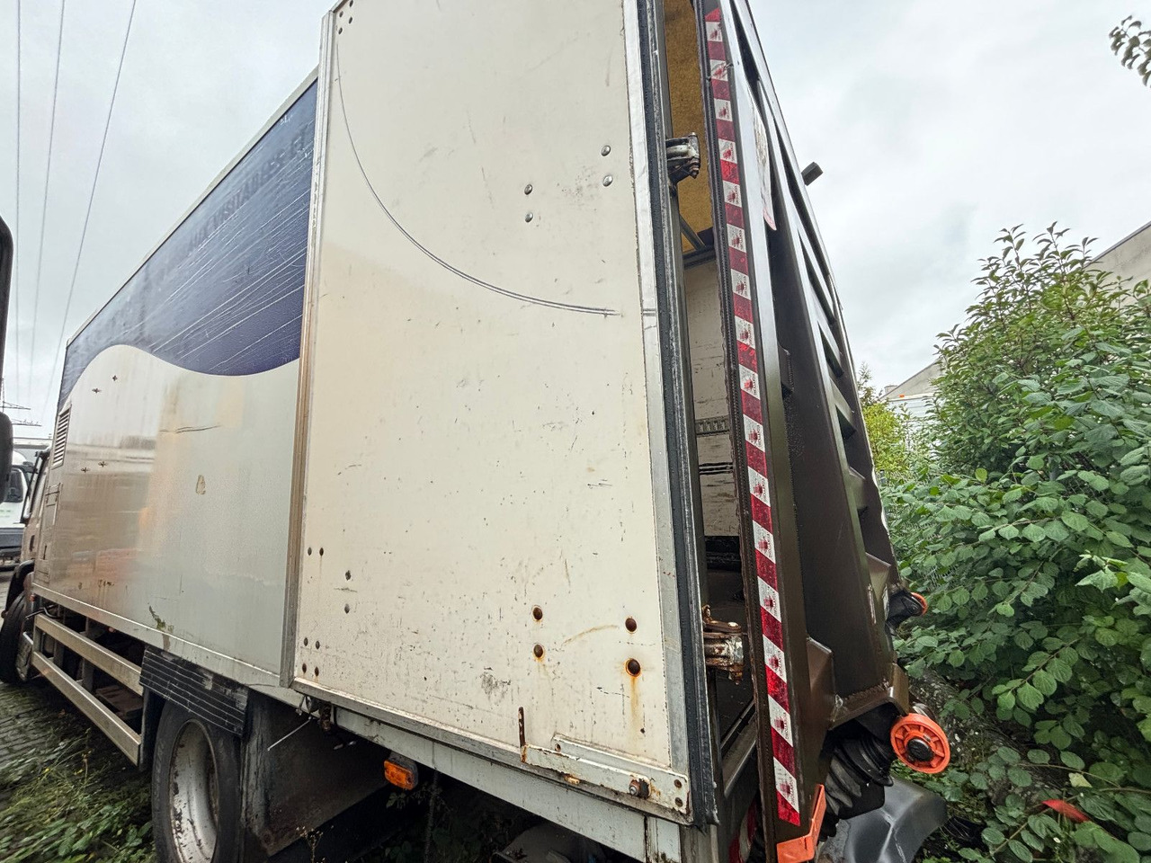 Renault 320*18 - Refrigerated truck: picture 3 Renault 320*18 - Refrigerated truck: picture 3