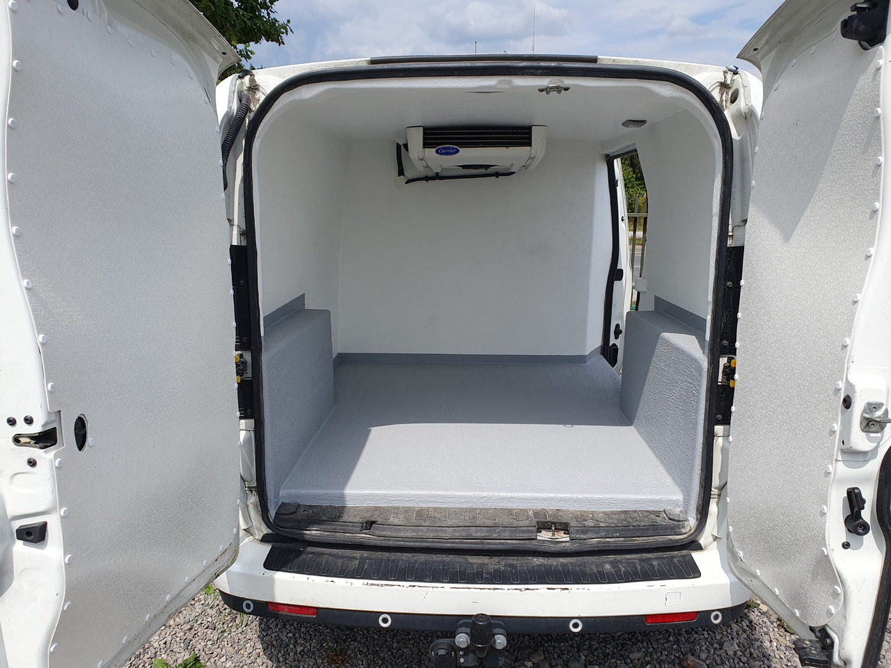 FIAT DOBLO 1.6 LONG CHLODNIA carrier +230v KLIMA EURO6 - Refrigerated delivery van: picture 1 FIAT DOBLO 1.6 LONG CHLODNIA carrier +230v KLIMA EURO6 - Refrigerated delivery van: picture 1