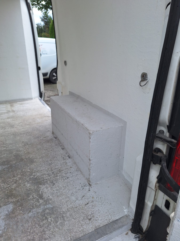 Refrigerated delivery van RENAULT MASTER 2.3 L3H2 IZOTERMA  KLIMA EURO5 [ Copy ]: picture 11