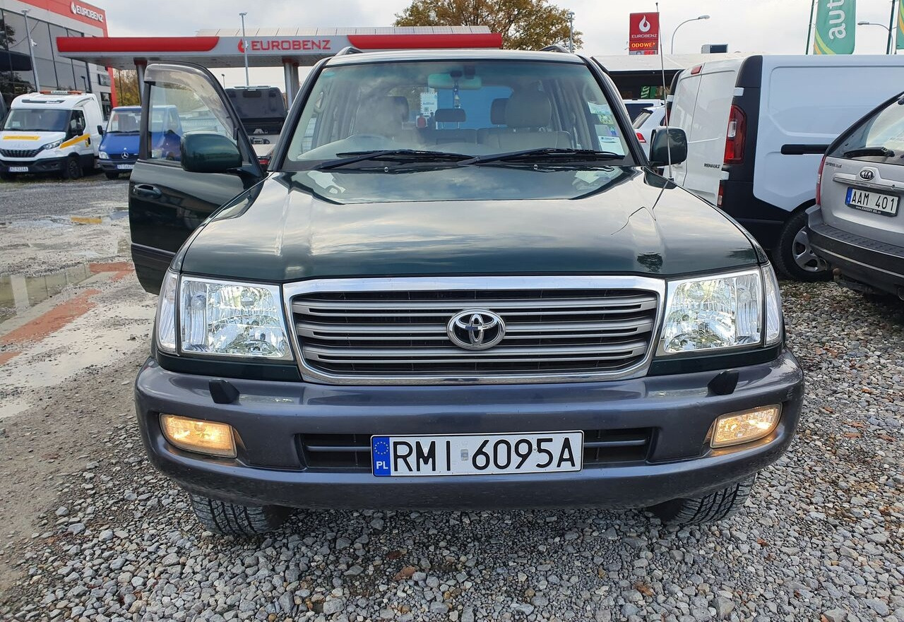 Toyota LAND CRUISER 100 4,2 TD KLIMA 7 OSOB - SUV: picture 3 Toyota LAND CRUISER 100 4,2 TD KLIMA 7 OSOB - SUV: picture 3