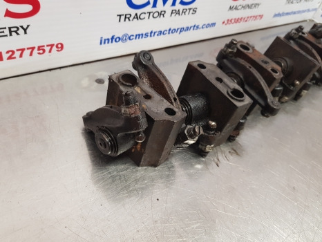Case 5140 , 5000, Mx, Head Valve Mechanism Kit, Rocker Arm J910810 - Cylinder head: picture 3 Case 5140 , 5000, Mx, Head Valve Mechanism Kit, Rocker Arm J910810 - Cylinder head: picture 3