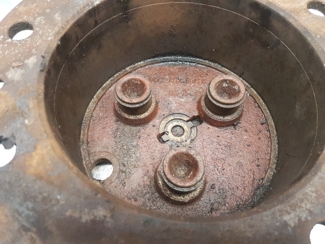Case Hub Cover 4472452036 Zf Apl 330 81437c1 - Wheel hub for Farm tractor: picture 5 Case Hub Cover 4472452036 Zf Apl 330 81437c1 - Wheel hub for Farm tractor: picture 5