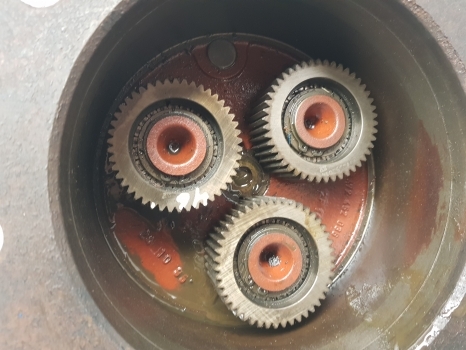 Case International 56, 44, 43, 85, 95 Zf Apl330 Front Axle Hub Plate 4472452036 - Wheel hub for Farm tractor: picture 3 Case International 56, 44, 43, 85, 95 Zf Apl330 Front Axle Hub Plate 4472452036 - Wheel hub for Farm tractor: picture 3