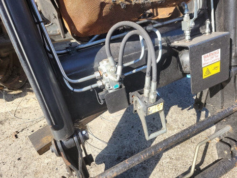 Case Mxm120, Mxm140, Mxm130 New Holland Tm120, Tm140, Tm150 Rossmore Loader - Front loader for tractor: picture 4 Case Mxm120, Mxm140, Mxm130 New Holland Tm120, Tm140, Tm150 Rossmore Loader - Front loader for tractor: picture 4