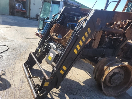 Case Mxm120, Mxm140, Mxm130 New Holland Tm120, Tm140, Tm150 Rossmore Loader - Front loader for tractor: picture 1 Case Mxm120, Mxm140, Mxm130 New Holland Tm120, Tm140, Tm150 Rossmore Loader - Front loader for tractor: picture 1