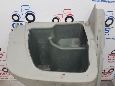 Claas Arion 640, 600, 500 Hexashift, Cmatic Cab Lower Trim Panel 0021509593, - Cab and interior for Farm tractor: picture 4 Claas Arion 640, 600, 500 Hexashift, Cmatic Cab Lower Trim Panel 0021509593, - Cab and interior for Farm tractor: picture 4