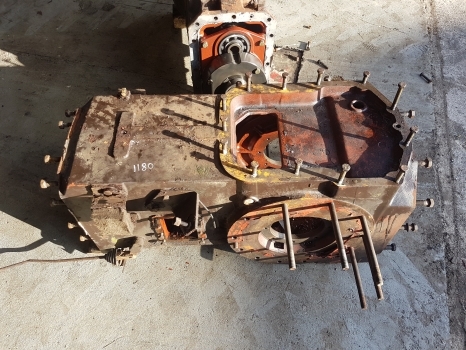 Fiat 1180 Rear Axle Central Case 5107674, 5107675 - Rear axle for Farm tractor: picture 1 Fiat 1180 Rear Axle Central Case 5107674, 5107675 - Rear axle for Farm tractor: picture 1